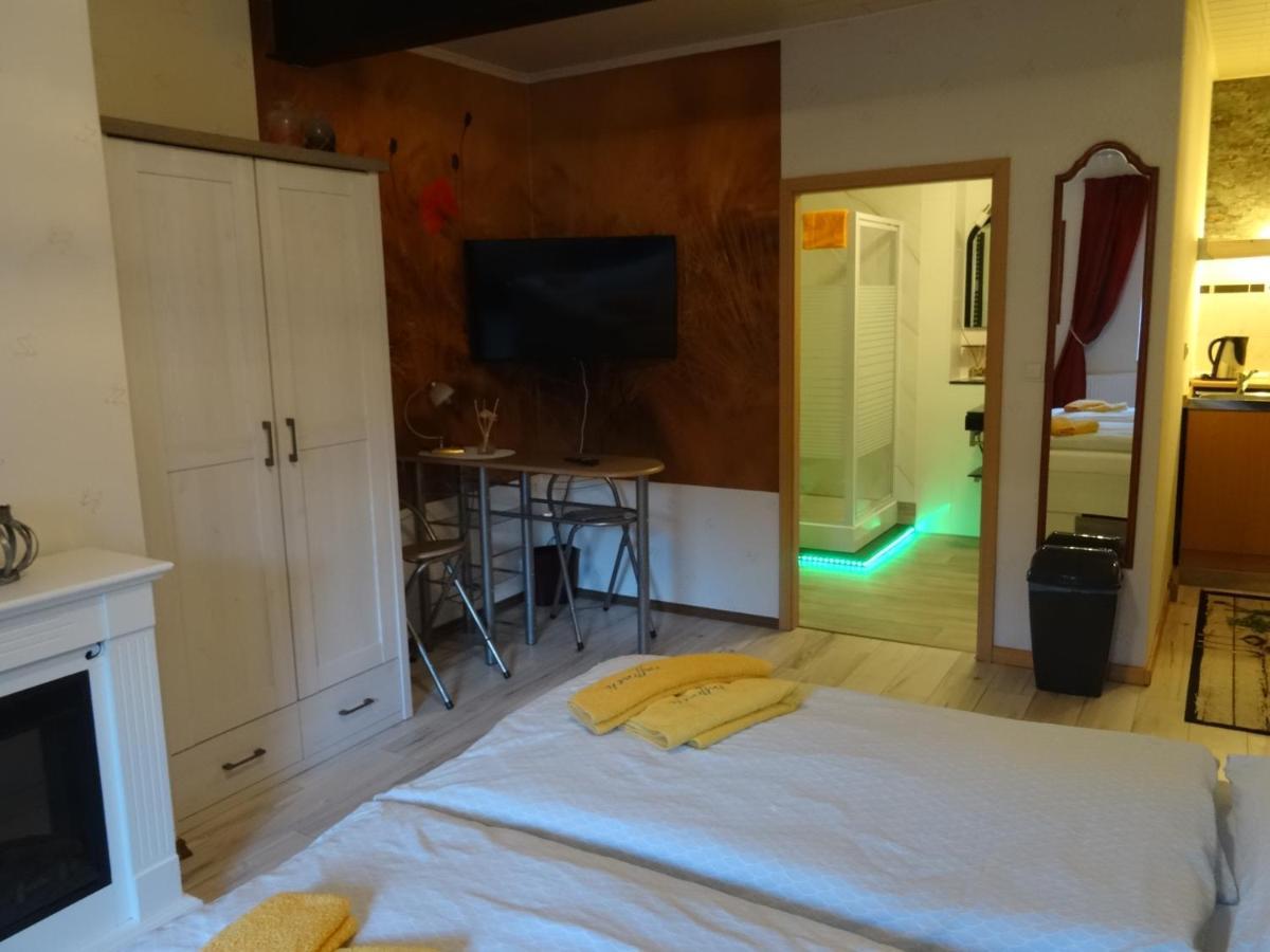 Pension & Gaestehaus Paffrath Grossbrembach Buitenkant foto